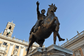 Piazza del Campidoglio met ruiterstandbeeld van Marcus Aurelius.