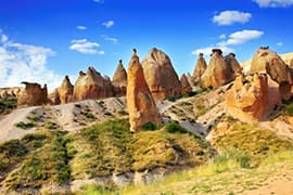 Feeënschoorstenen in de regio Cappadocië, Turkije.