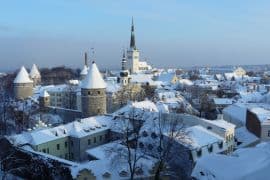 Historisch centrum van Tallinn in de winter